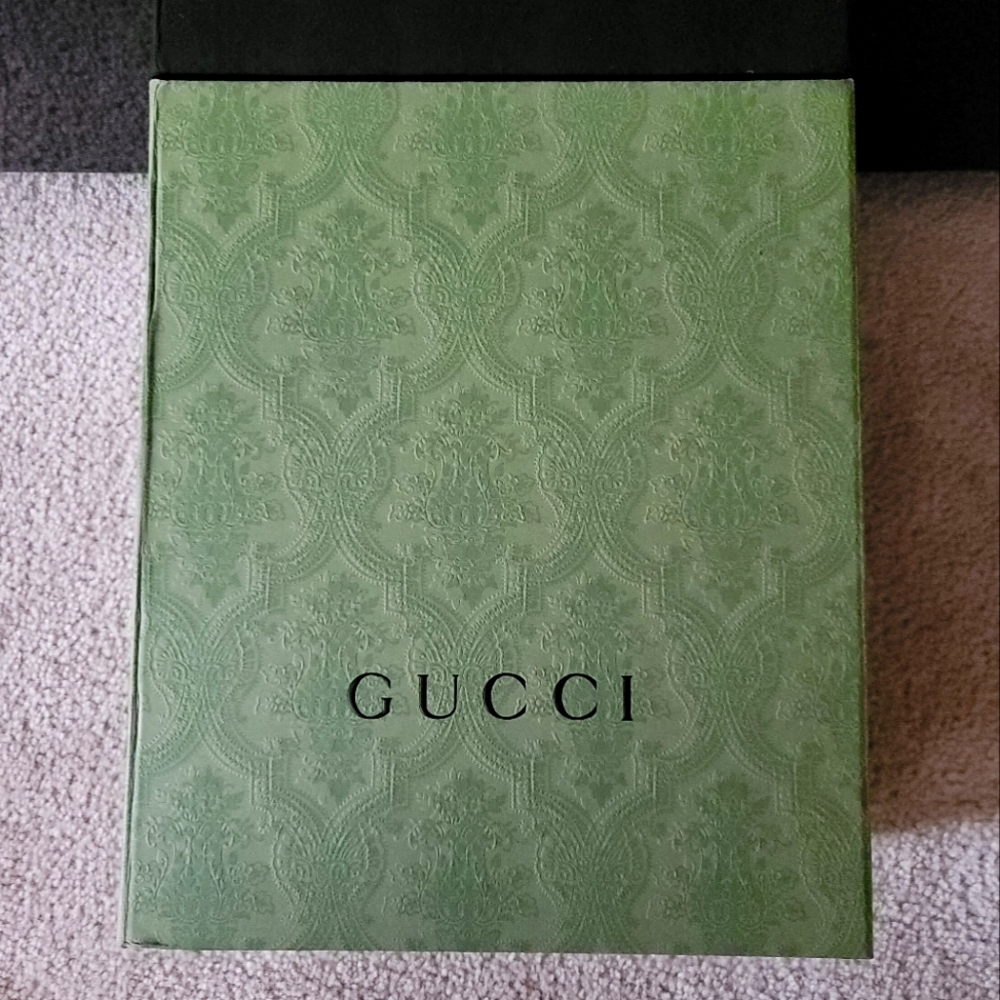 Gucci box